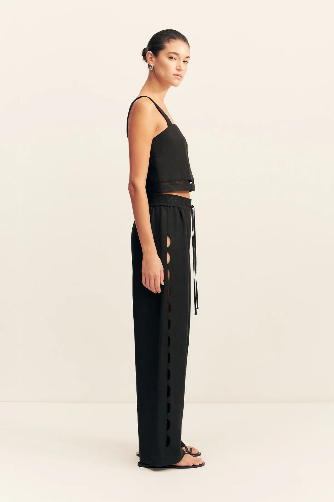 BIRDIE SCALLOP CAMI - BLACK