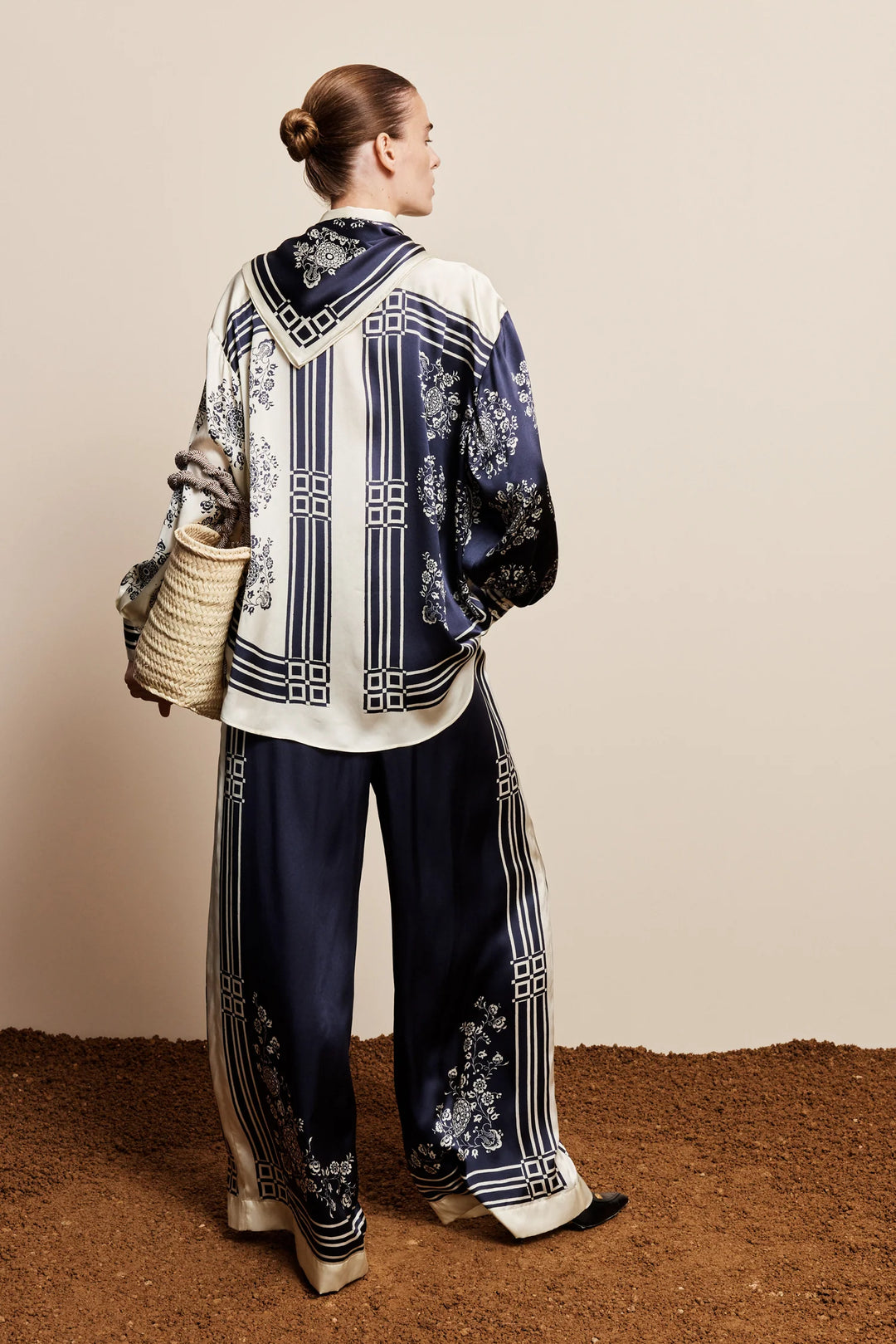 BANDERRA SCARF SILK SHIRT
