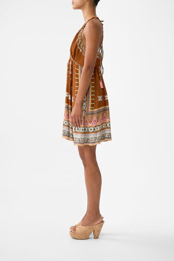 short flared dress with macrame detail - Fabric of time