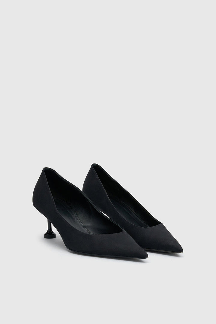 SIRI SATIN PUMP