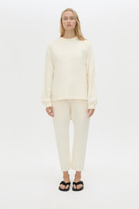 STUDIO GRAPHIC LONG SLEEVE TOP - WINTER