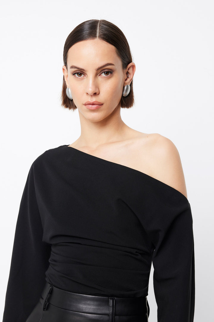 Disarm Top - Black