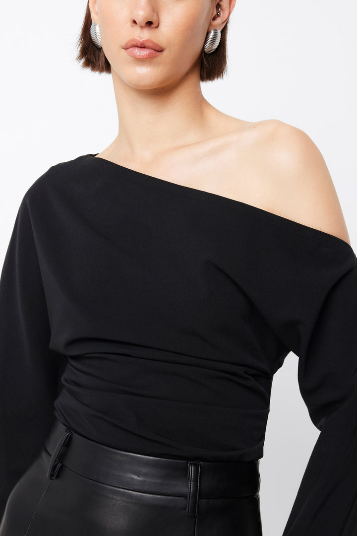 Disarm Top - Black