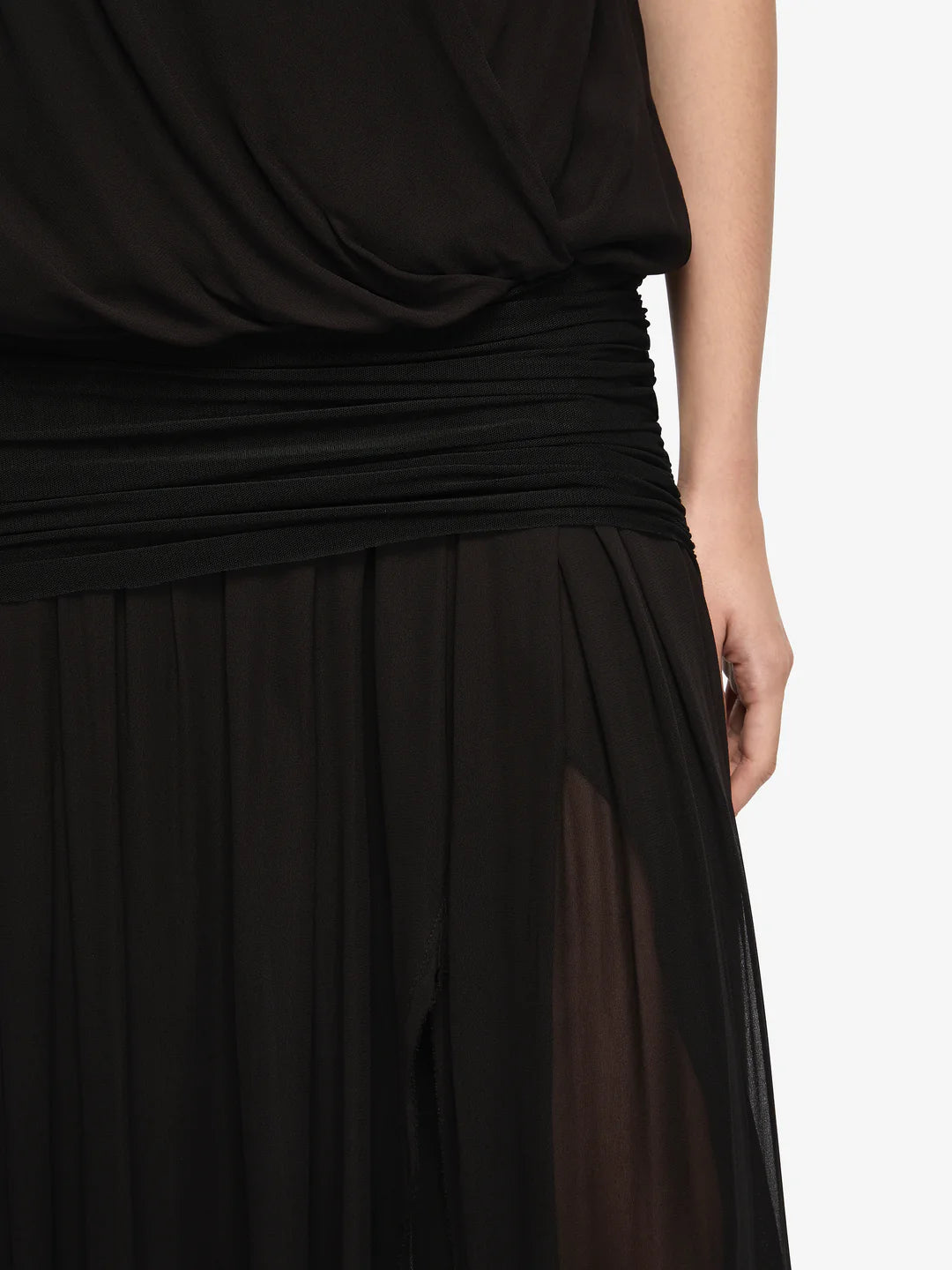 Jasmin V Maxi Dress - Black