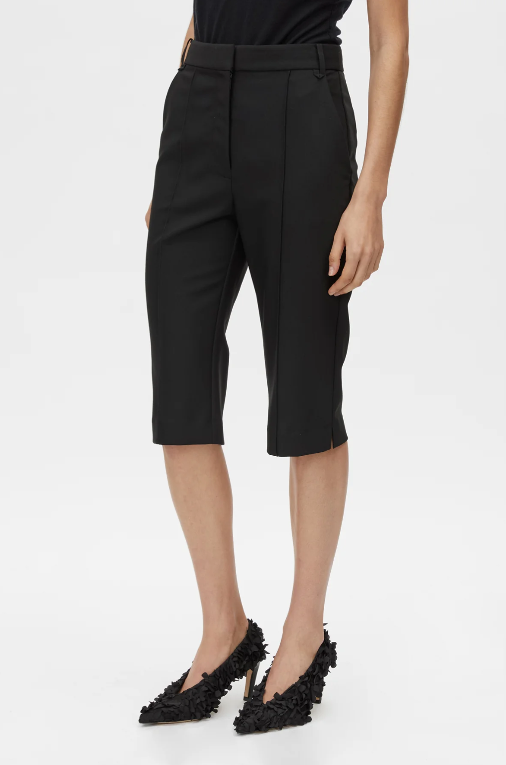 Mackinley Capri Pant - Black