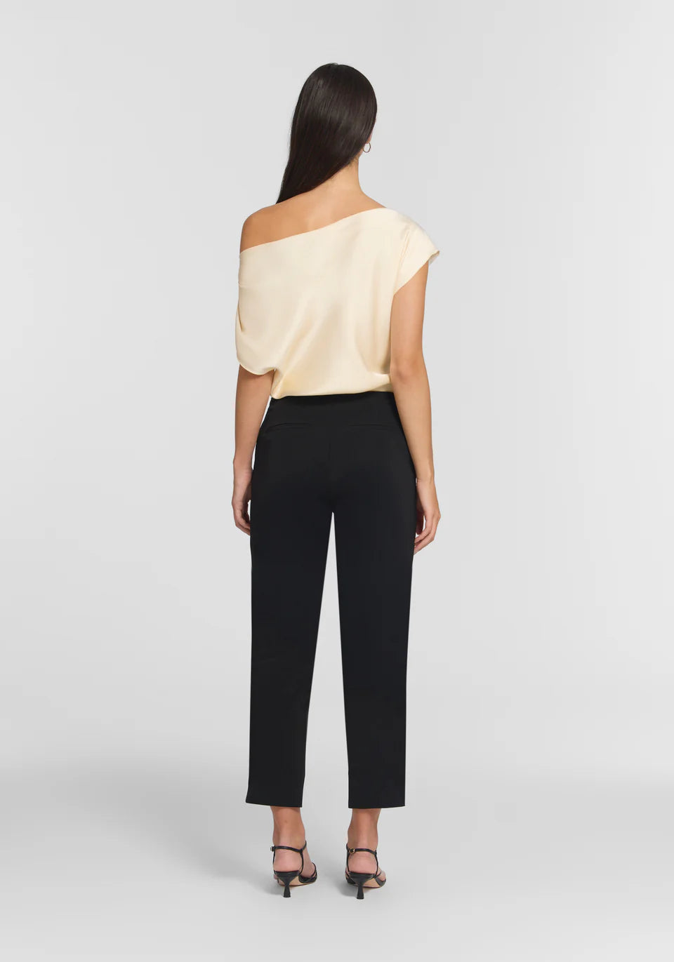 LUCIDA CAPRI  - BLACK